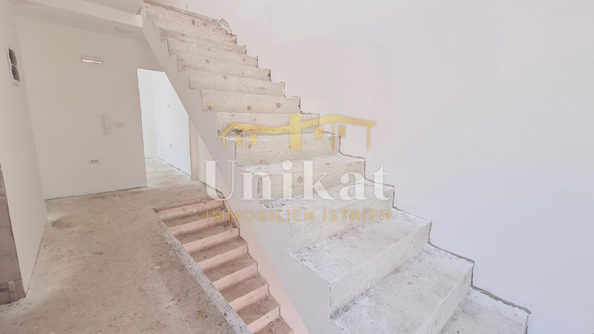 Dvojna hiša v bližini morja, 5 spalnic